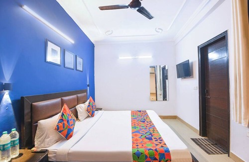 Sainik Farm Hotel | Via Saket Residency