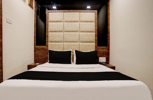 Malad East Hotel | OYO Flagship Hotel Ashirwad Inn