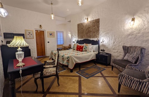 Nainital Hotel | Two Chimney, Gethia, Nainital