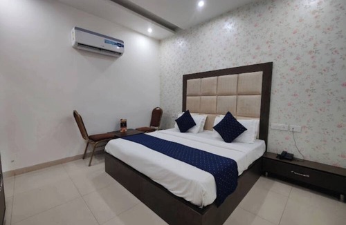 Zirakpur Hotel | Hotel Royal Regency