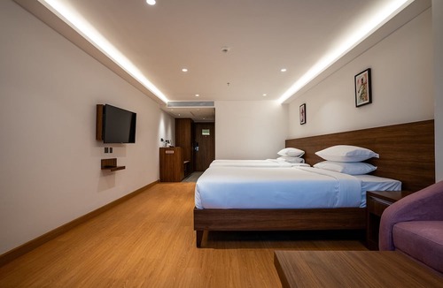 East Nada Hotel | Lilac Hotel Guruvayur