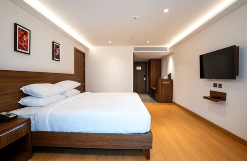 East Nada Hotel | Lilac Hotel Guruvayur