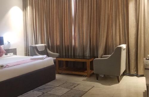 Salem Hotel | Forest Meadows Resort -Swiss In Salem