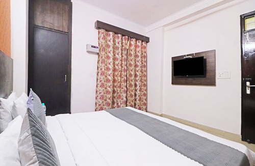 South West Hotel | Mauryan Express Hotel Dashrathpuri Metro