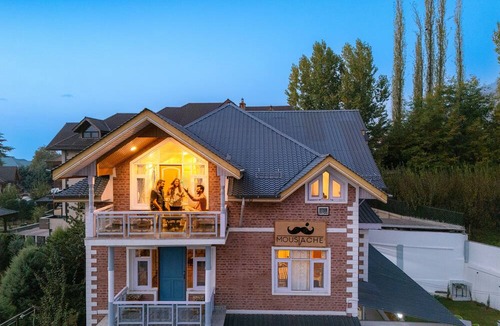 Nishat-Shalimar Hostel | Moustache Srinagar
