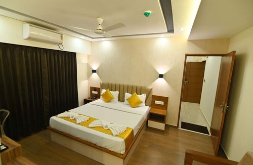 Adyar Hotel | Aurelia Comforts
