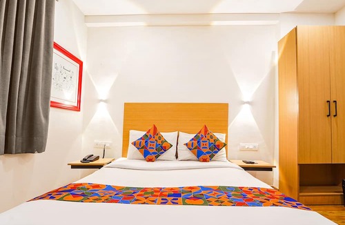 Perambur Purasavakam Hotel | FabHotel Welcome Inn - Nr. Madras Medical Mission Hospital, Mogappair