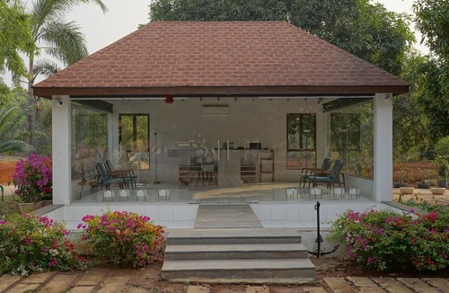 Bhimunipatnam Hotel | Rocks and Greens