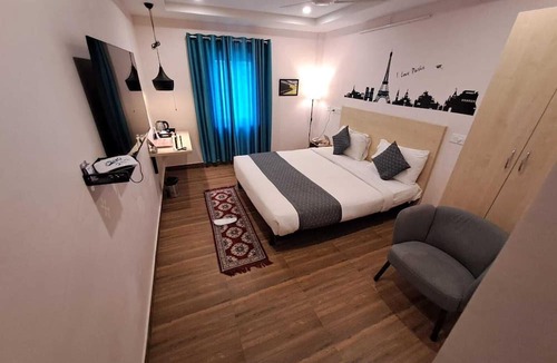 Kakinada Hotel | DE CROWN LUXURY HOTEL