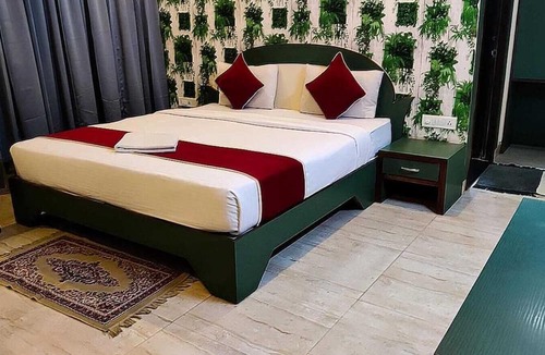 Domlur Hotel | Royal Shades