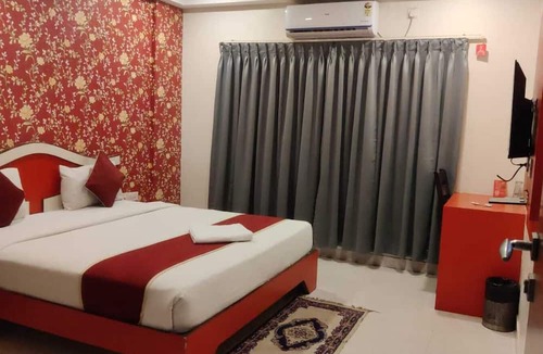 Domlur Hotel | Royal Shades