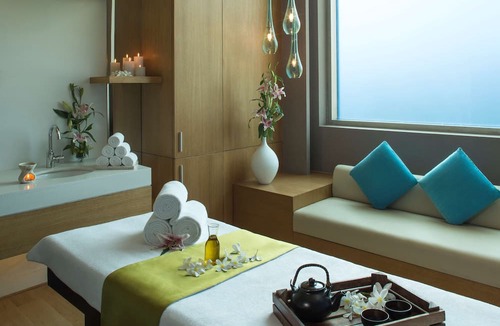 Sualkuchi Hotel | Radisson Blu Hotel Guwahati