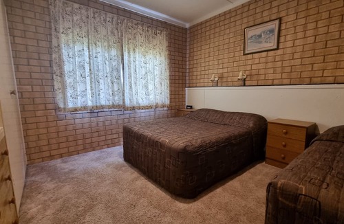 Corowa Hotel | Lone Pine Motel - Corowa