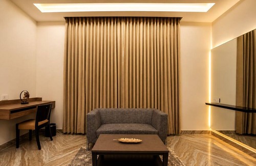 Parthasarathy Puram Hotel | Star City Hotel