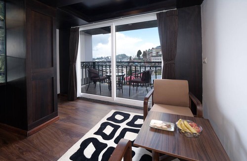 Darjeeling Hotel | The West Gate Posada By Summit