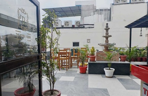 Alambagh Hotel | THE ROYALE AMOR HOTEL AND BANQUET HOTEL