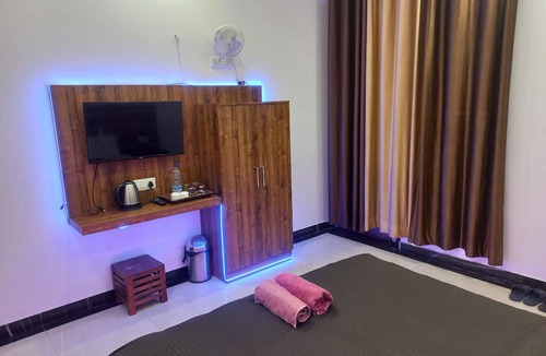Basai Hotel | Taj Street Hostel