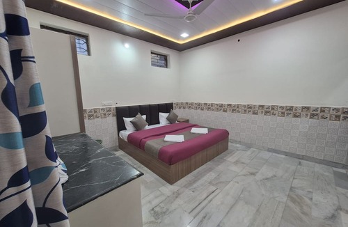 Basai Hotel | Taj Street Hostel