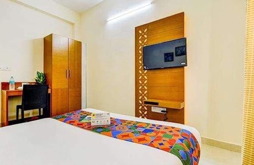 Vadapalani Hotel | Fabhotel Ruchikkoot Bay