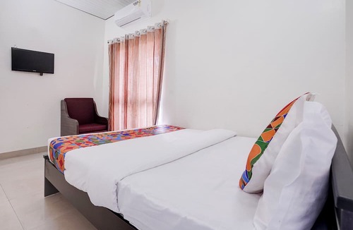 Bainguinim Hotel | FabHotel Gomes Pousada - 800M From Basilica of Bom Jesus