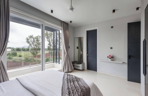 Doddaballapur Villa | Celeste Sapphire Pool Nr Nandi Hills Vegonly