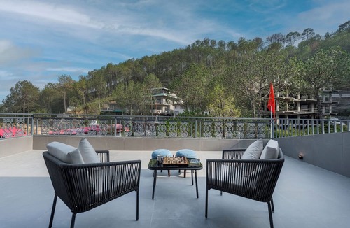 Kumarhatti Hotel | ELIVAAS Bask and Blessings 1 Room Suites