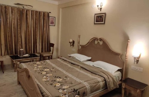 Shavri Colony Hotel | Moti Mahal Muroli