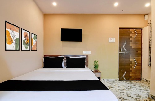 Kolkata House | Deluxe With City View Chowdhury Guest