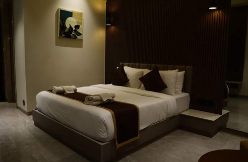 Surat Hotel | GREEN FUSION
