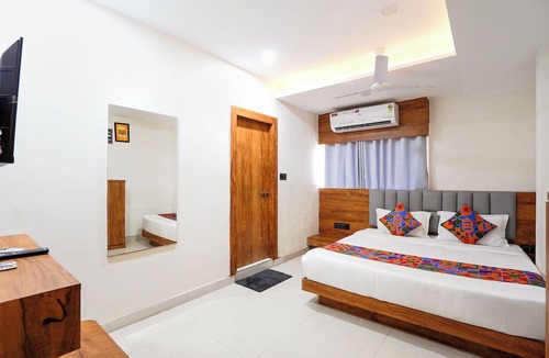 Ahmedabad Hotel | Fabhotel Royal King