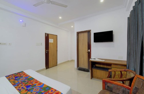 Madhapur Hotel | FabHotel Prestige Lake Ridge - Nr Durgam Cheruvu Lake Front Park