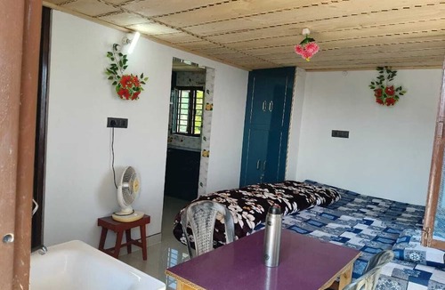 Kanatal House | Hilans Basera 2Km forest walk from road