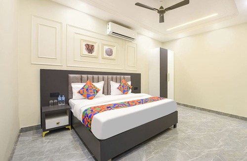 Delhi Hotel | FabHotel Eminence Grand
