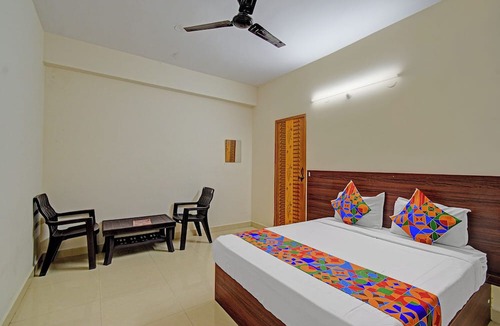 Ameerpet Hotel | FabHotel Shabari Heights - Nr. Ameerpet Metro Station and South India Shopping Mall Textile & Jewellery - Ameerpet