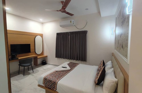 Madhapur Hotel | The Itihas Business Hotel