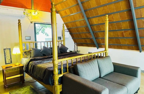 Ramanagara Villa | Oh-Bali Villa by Travent Mug