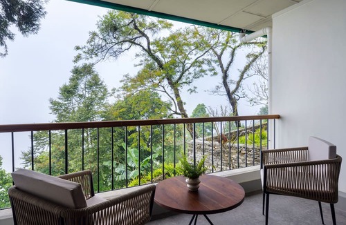 Karsiyang Hotel | Singell Tea Estate- CGH Earth Experience