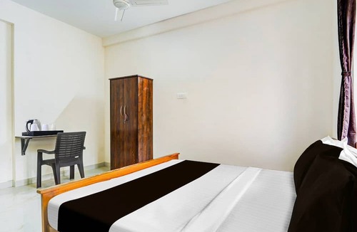 RS Puram House | Collection O RS Puram North Railway