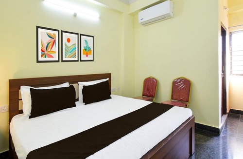 Hyderabad House | Deluxe Hotel Godavari