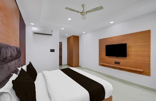 Sector 18 House | Super Collection O Sector 18 Metro Station