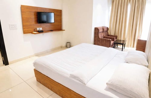 Nainital Hotel | Hotel Riverside Resort Near Kainchi Dham