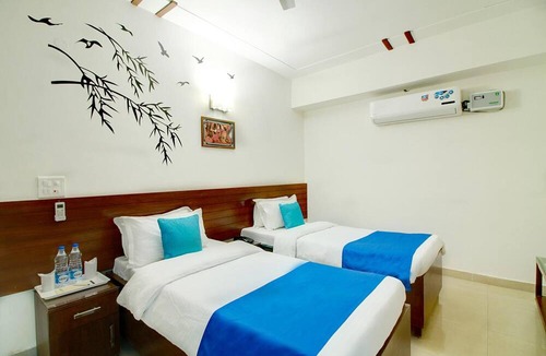 DLF Phase 3 Hotel | Hotel Staayz Premium
