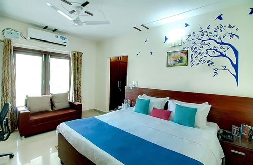 DLF Phase 3 Hotel | Hotel Staayz Premium