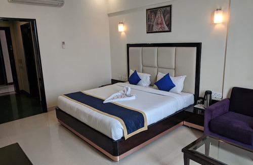 Air Force Area Hotel | Chandra Imperial