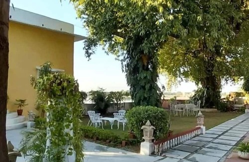 Sarwar Villa | Junia Bagh A Lakeside Homestay
