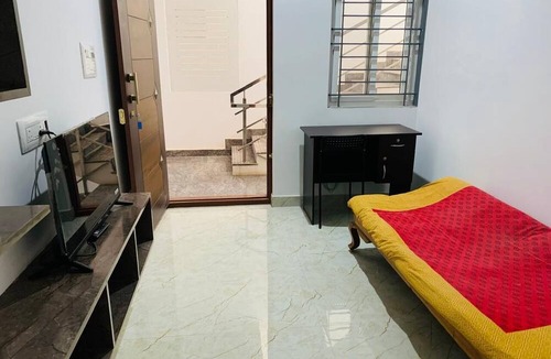 Agara Apartment | Cozy Stay at Sarjapur Dommasandra - Charming Vista