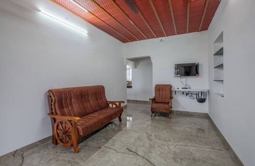 Karunya Nagar Apartment | Luxury Service Apartment Near IshaYoga Coimbatore. Beautiful Mountien View Rooms