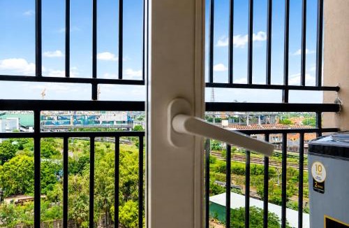 Poonamallee Apartment | The Icon by RedOlive 2BHKKoyambeduIT parkDLF