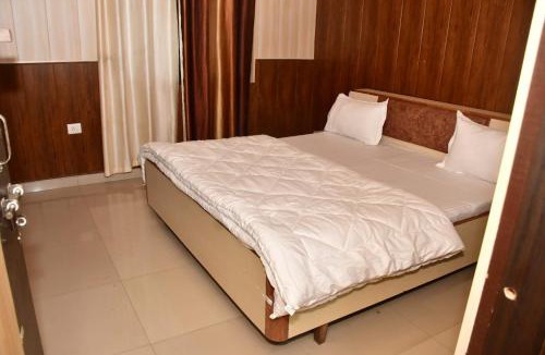 Shyamkhet Hotel | Sameer hotel kaichi dham