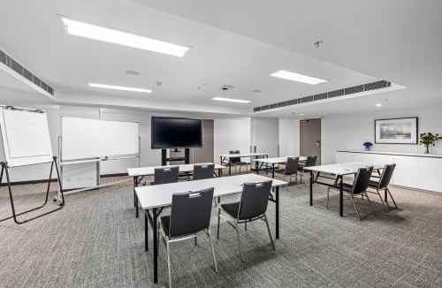 Abbotsford Hotel | MainStay Suites Abbotsford